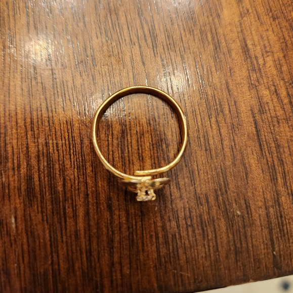 ๐3/$10 Gold Colored Heart Shaped Ring Adjustable - Picture 5 of 8